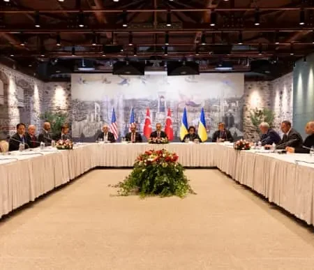 Переговори між Україною та Росією у Стамбулі припинили через нереальні умови з боку РФ — ЗМІ