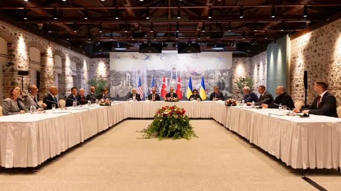 Переговори між Україною та Росією у Стамбулі припинили через нереальні умови з боку РФ