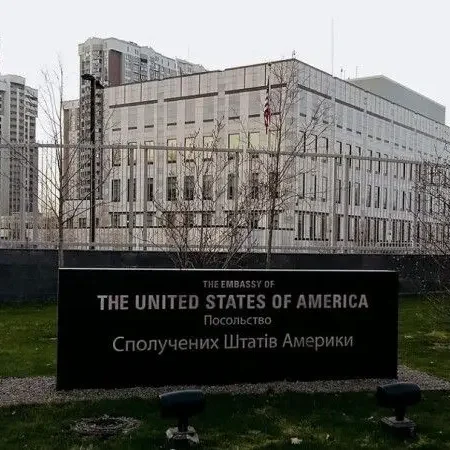 Посольство США застерігає про можливу масовану атаку на Україну
