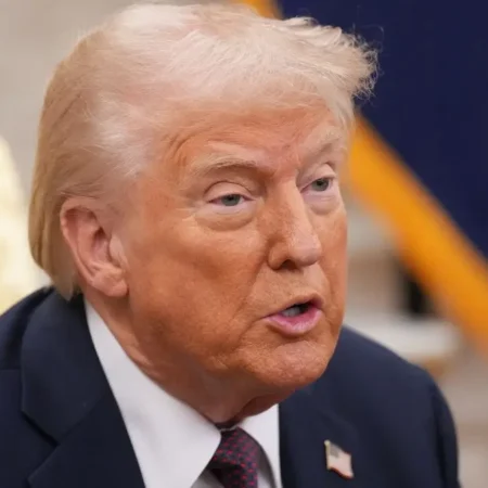 Трамп запропонував Україні та Росії 30-денне “безумовне припинення вогню” і попередив про санкції