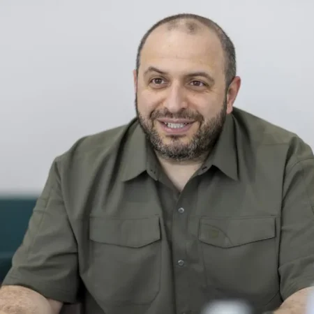 Умєров підтвердив: Україна та РФ домовились про обмін полоненими у форматі “тисяча на тисячу”