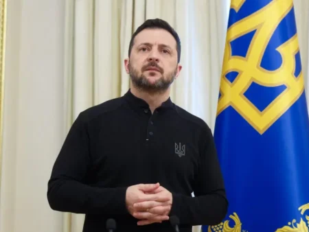 Зеленський: Росія розгорнула масований наступ по всій лінії фронту