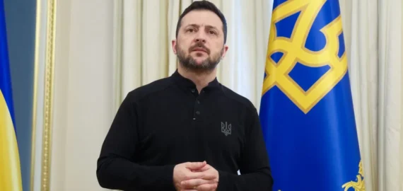 Зеленський: Росія розгорнула масований наступ по всій лінії фронту