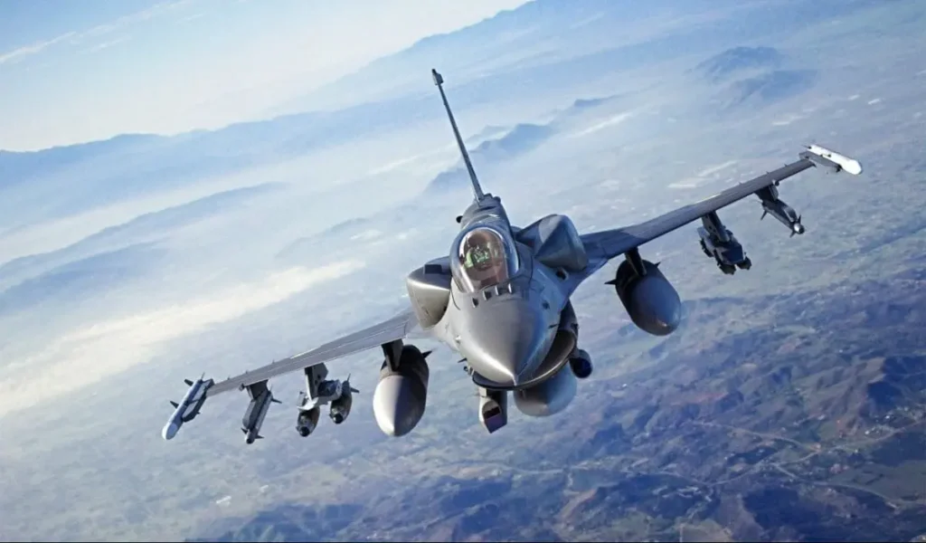 F-16 ЗСУ завдав удару по російському Су-35 на Курщині
