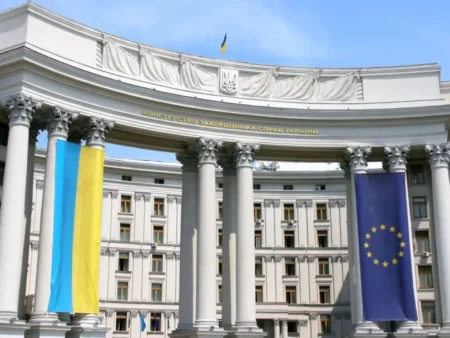 МЗС України закликало Путіна перестати скаржитись через операцію “Павутина”