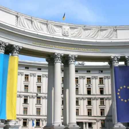 МЗС України закликало Путіна перестати скаржитись через операцію “Павутина”