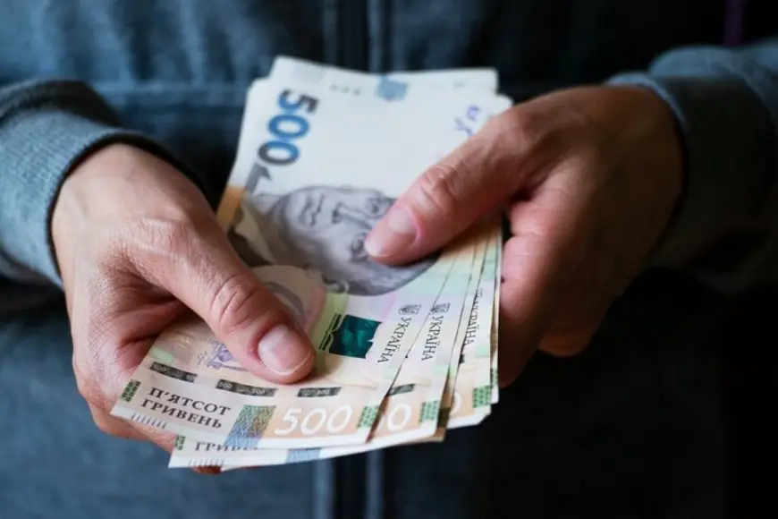 Мінімальна зарплата з вересня - скільки реально отримають українці