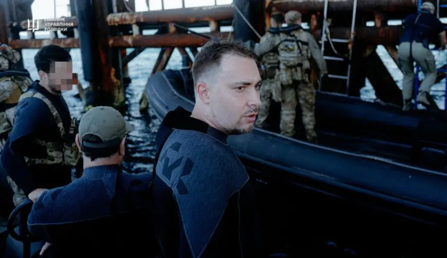 Контроль над Чорним морем - Буданов перевірив оборону Зміїного та газових платформ