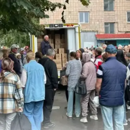 На Рівненщині переселенці отримали 600 наборів: як громада підтримує тих, хто втратив дім