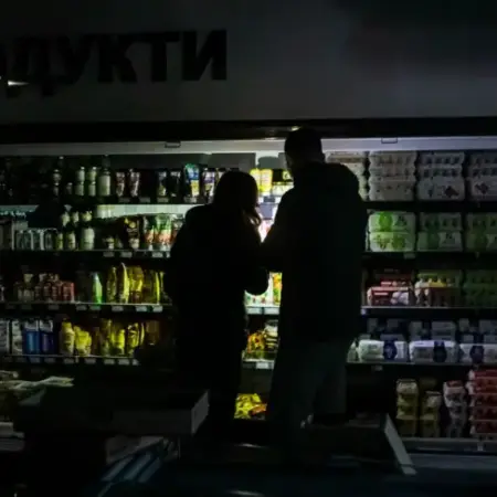 “Готуйте ліхтарики”: українців попередили про можливі відключення світла восени