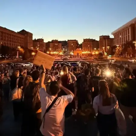 “Служба – не рабство”: у Києві протестують проти посилення покарання для військових