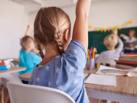 В українських школах хочуть поділити класи на групи по 8–10 учнів